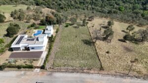 Terreno com acesso a rio de 2.180m² à venda em cond.fechado – Res. Ecológica Sete Nascentes – Bofete/SP