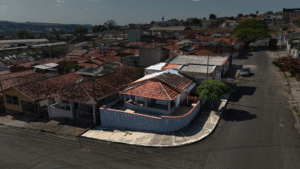 Casa à venda em ótima localização para investimento ou moradia na cidade de Bofete/SP
