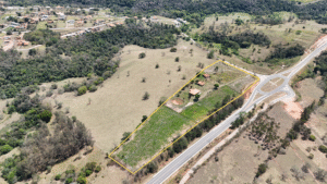 Chácara à venda com 35.000m² – Ideal para comercio – localização privilegiada em Bofete/SP