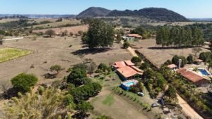 Chácara à venda de 10.000m² – à 3.3km da cidade de Bofete/SP